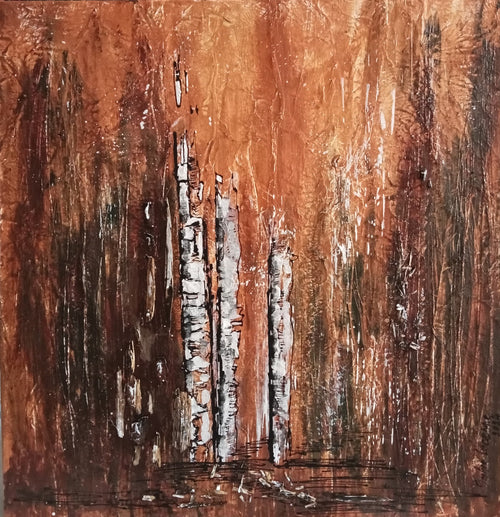 Sur Fond de couleur bois, légèrement rouge-orange, bariolé de griffures, des morceaux de bois collé sur des troncs de peupliers peints au couteau à peindre, la lumière s'étend sur les trois premiers peupliers de la foret, comme un appel à la nature